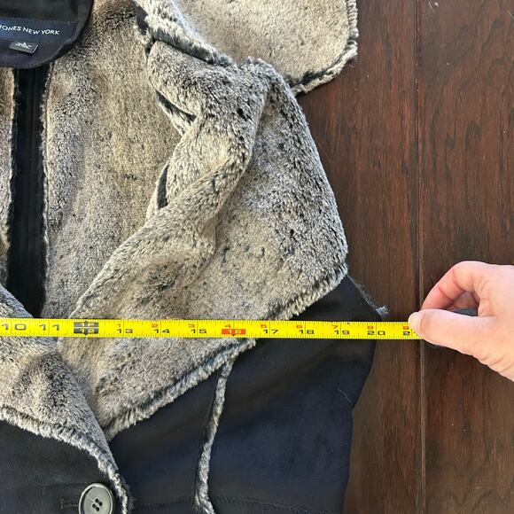 Jones New York Black Women's Faux fur & Faux Suede Wrap Vest Women's Size Large - Picture 6 of 8
